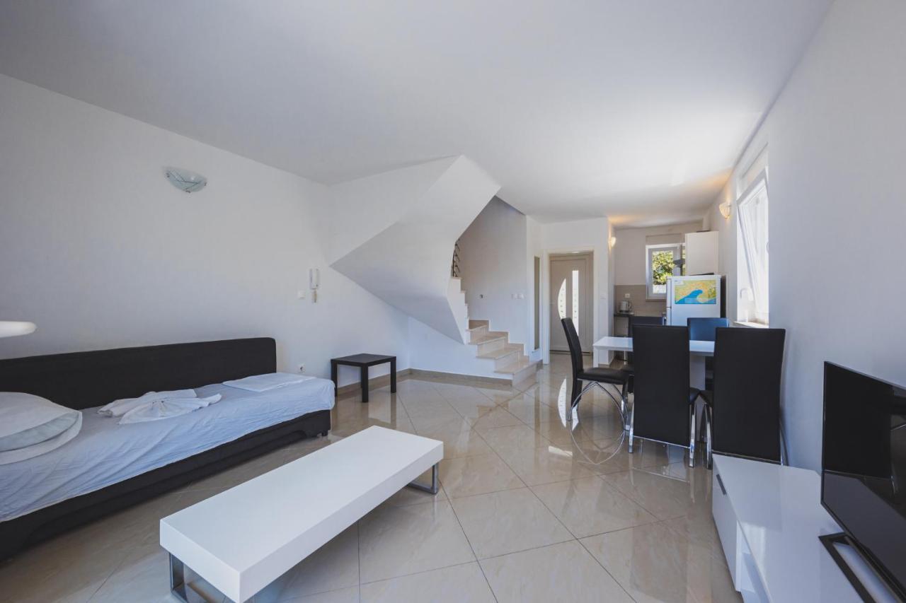 Apartments Lemon Novalja Exterior photo