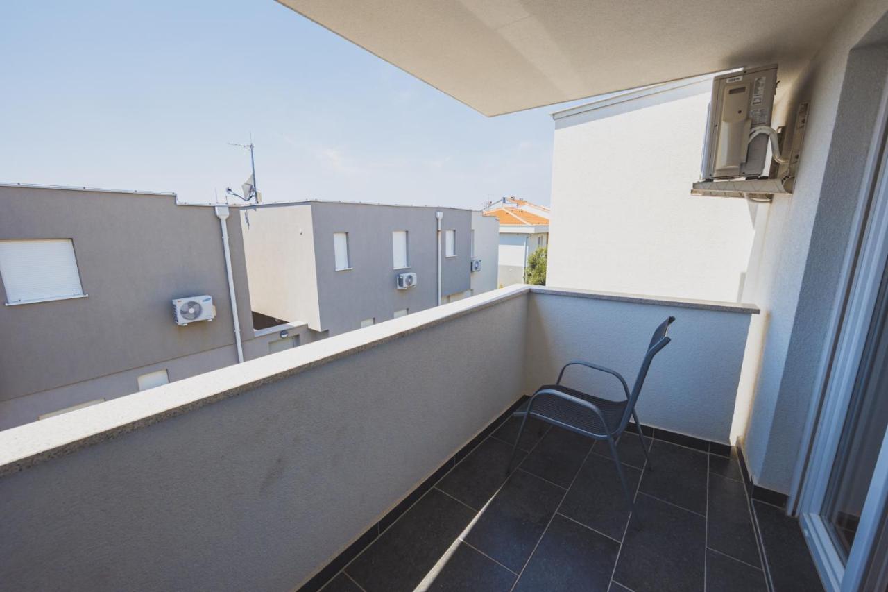 Apartments Lemon Novalja Exterior photo